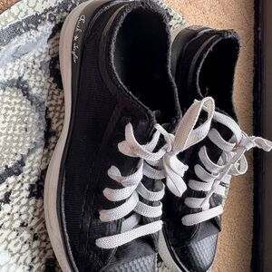 Converse Chuck Taylor All Star Black
Mesh Sneakers Women Size 6 (boys size 4)